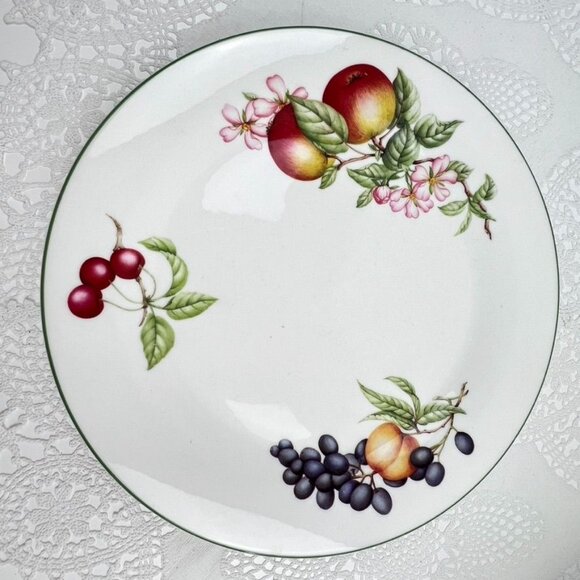 Royal Doulton Ashberry China 4 Dinner Plates 10.5" Fruit England White - Picture 7 of 12